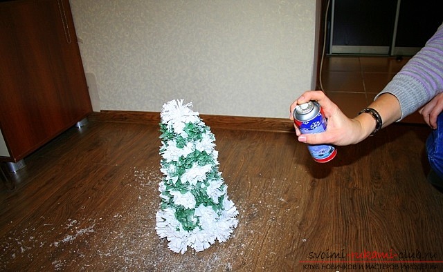 The process of creating an original Christmas tree with your own hands in pictures. Photo number 12