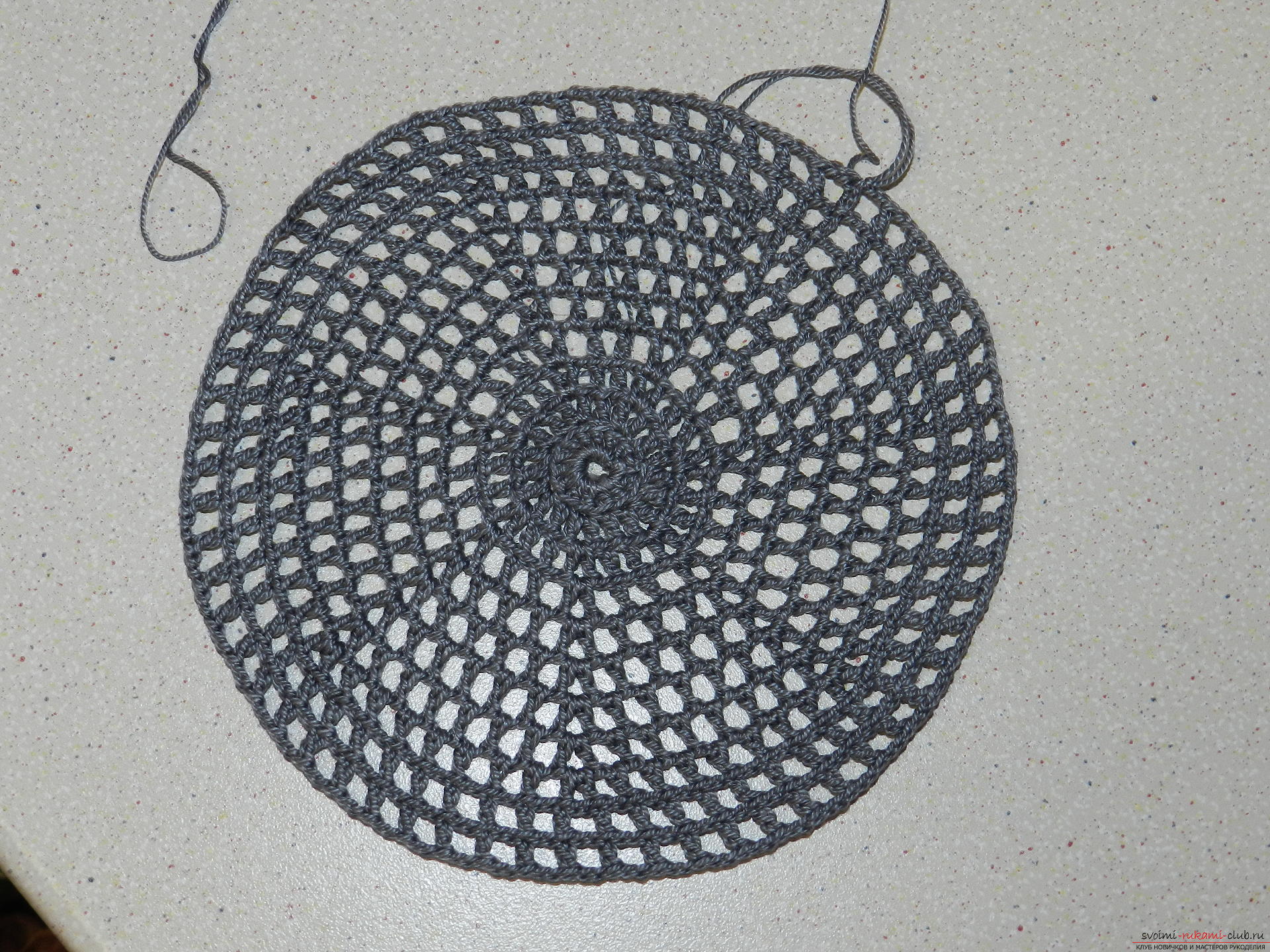 This master class will teach you how to crochet children's clothes - a cap with a sieve net. Picture №3