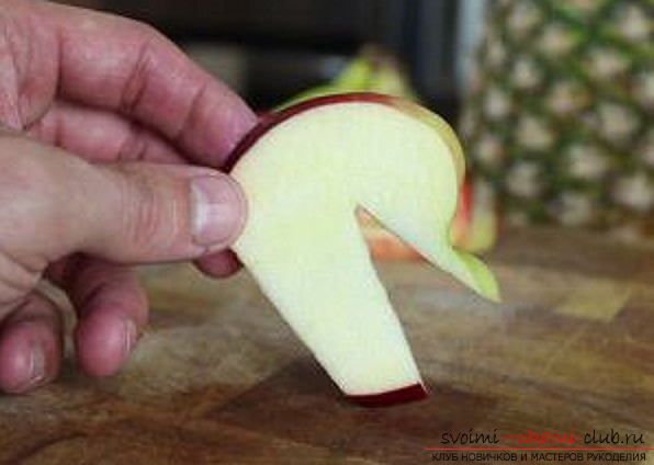 A swan made of an apple. Photo №7