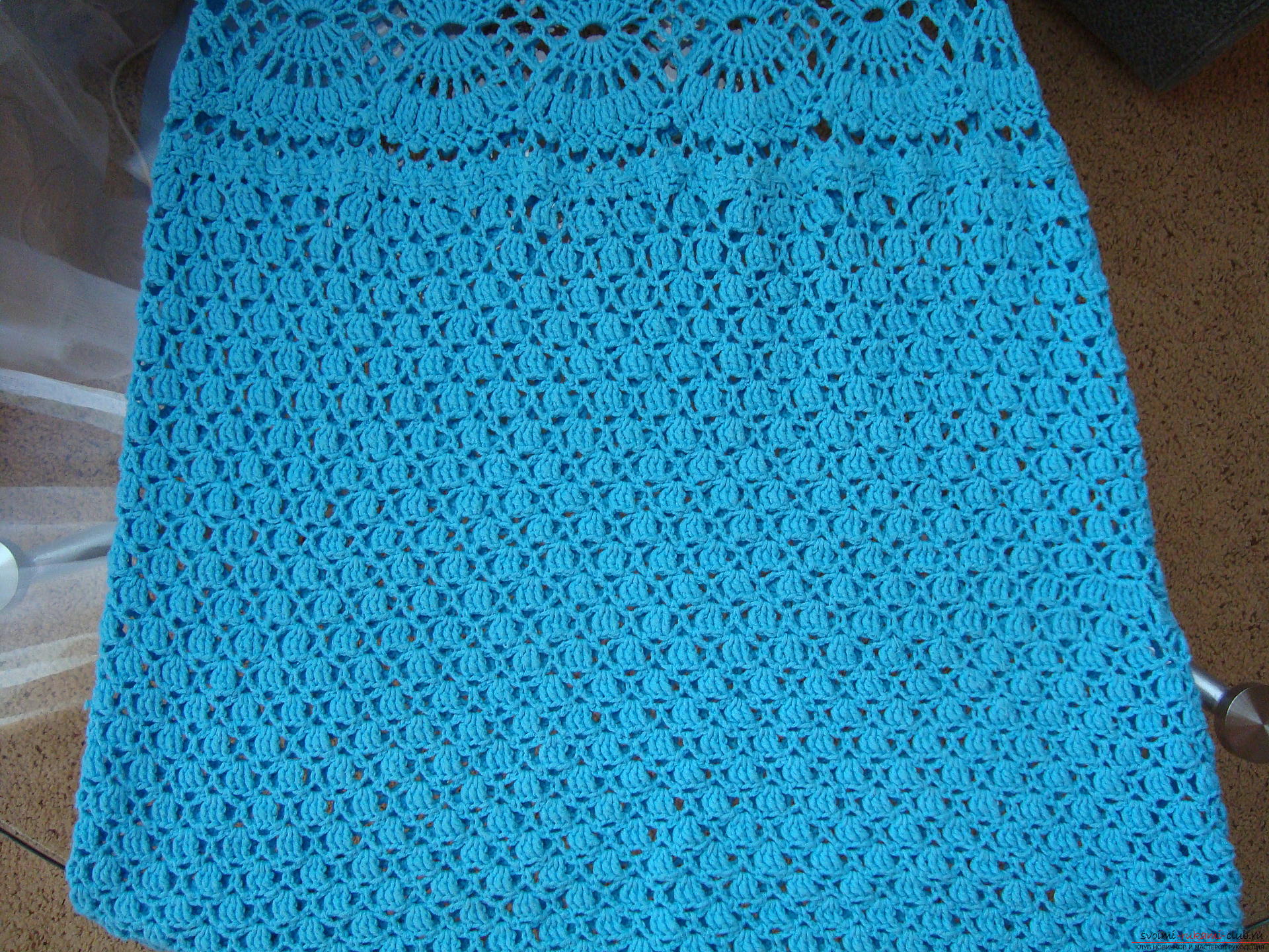 Step-by-step instruction on the binding of a turquoise dress with a crochet. Photo №8