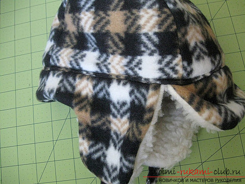 Instructions for creating a beautiful winter hat for a child from improvised materials .. Photo # 11