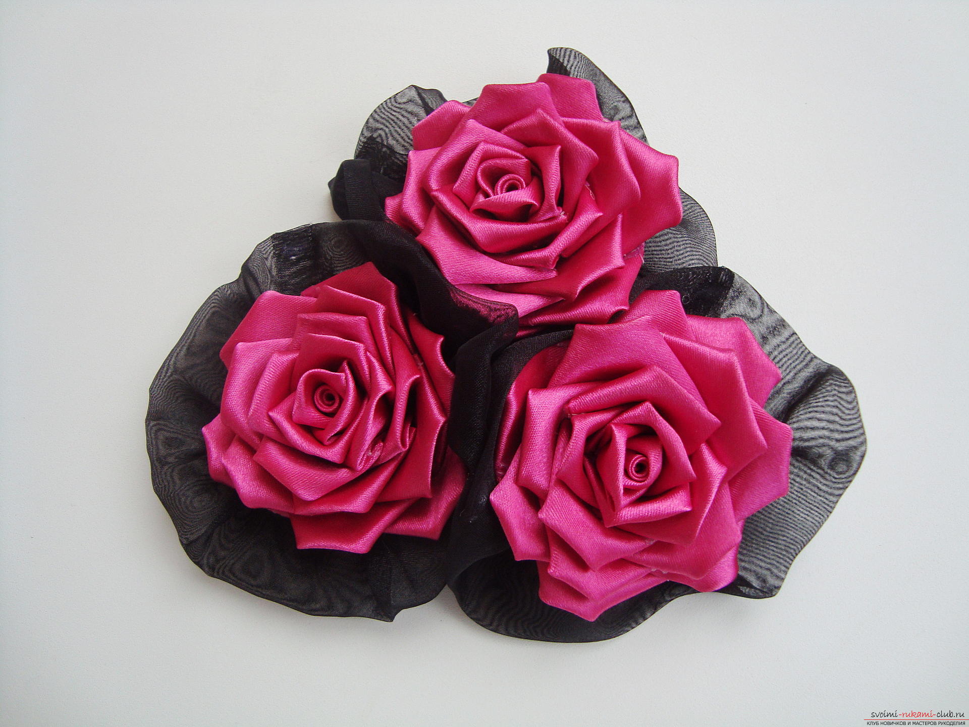 Step-by-step instructions for creating roses from the atlas with your own hands. Photo №1