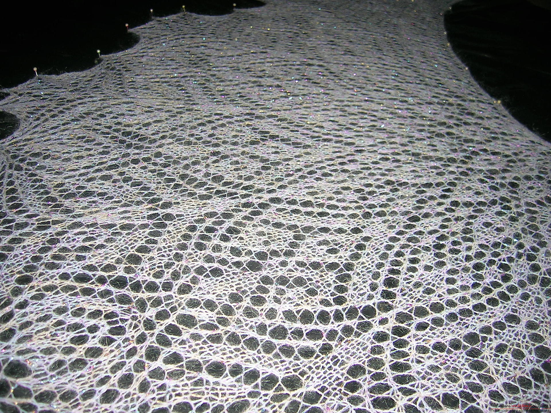 Description knitting the openwork white shawls with knitting needles. Photo №5