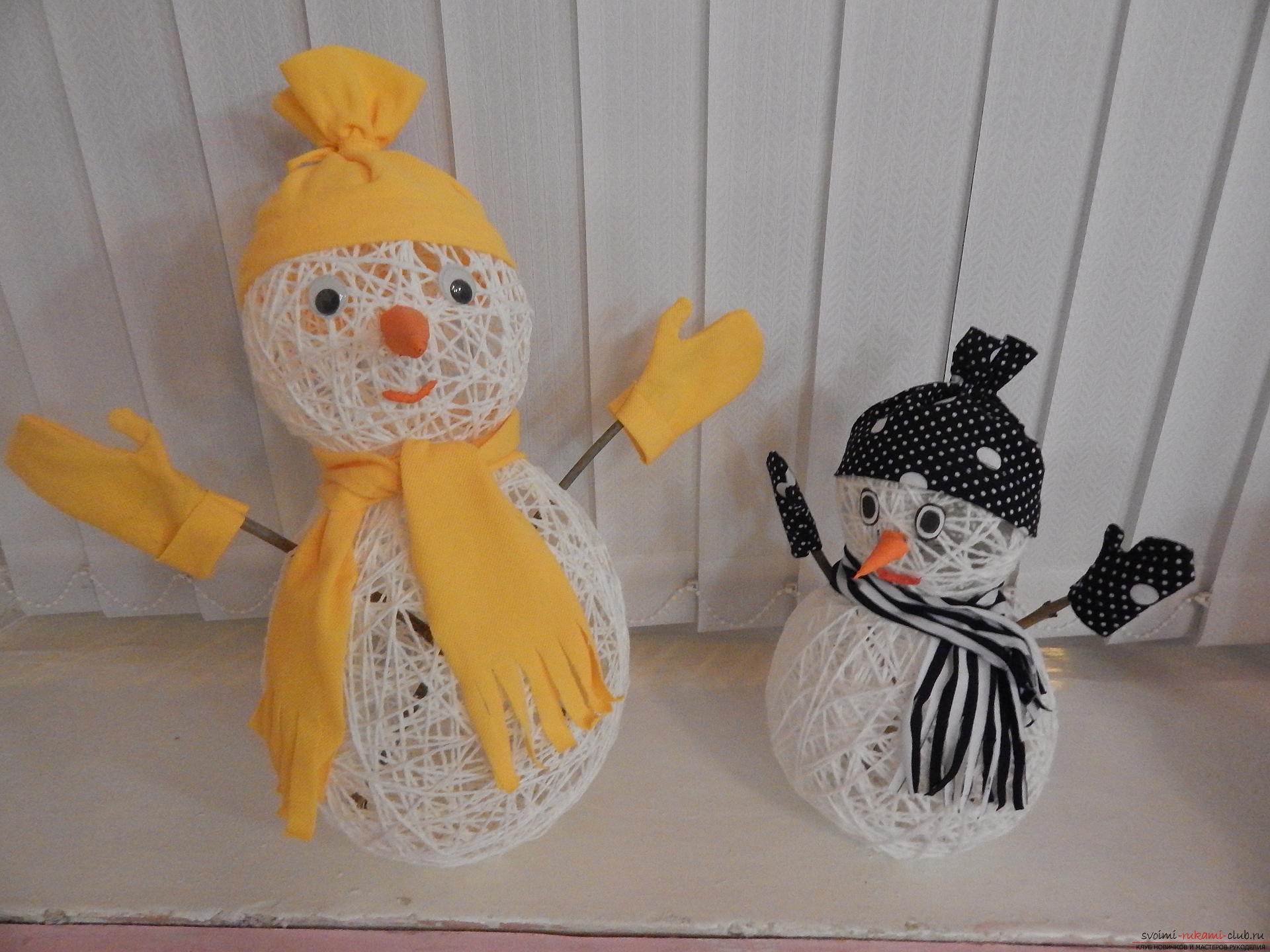 New Year's crafts are very diverse, you can create a snowman with your own hands even from threads, if there is not enough snow outside the window .. Photo №14