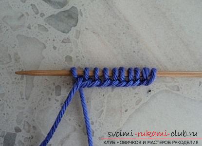We learn to knit slippers with two knitting needles. Photo # 2