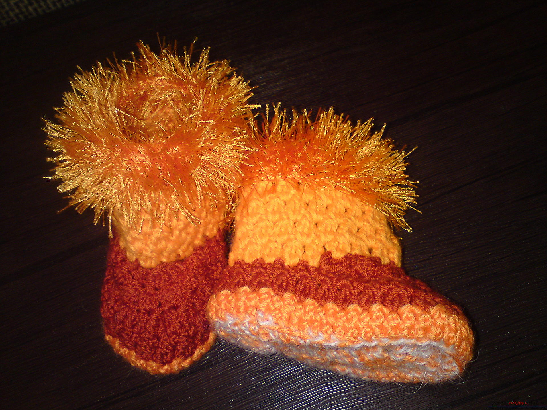 This master class will teach knitting crochet of children's boots in the form of a lion .. Photo # 4