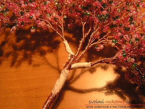 Flowering sakura from beads. Photo number 12