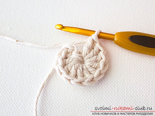 A beautiful simple napkin crocheted. Photo # 2