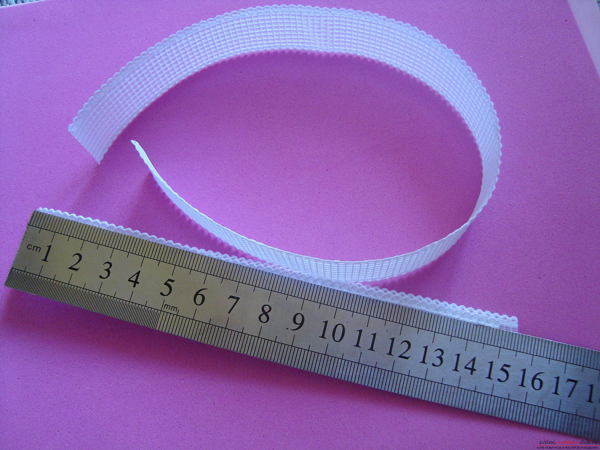 Step-by-step guide to making bows by September 1 for schoolgirls describing the steps and photos. Photo №6