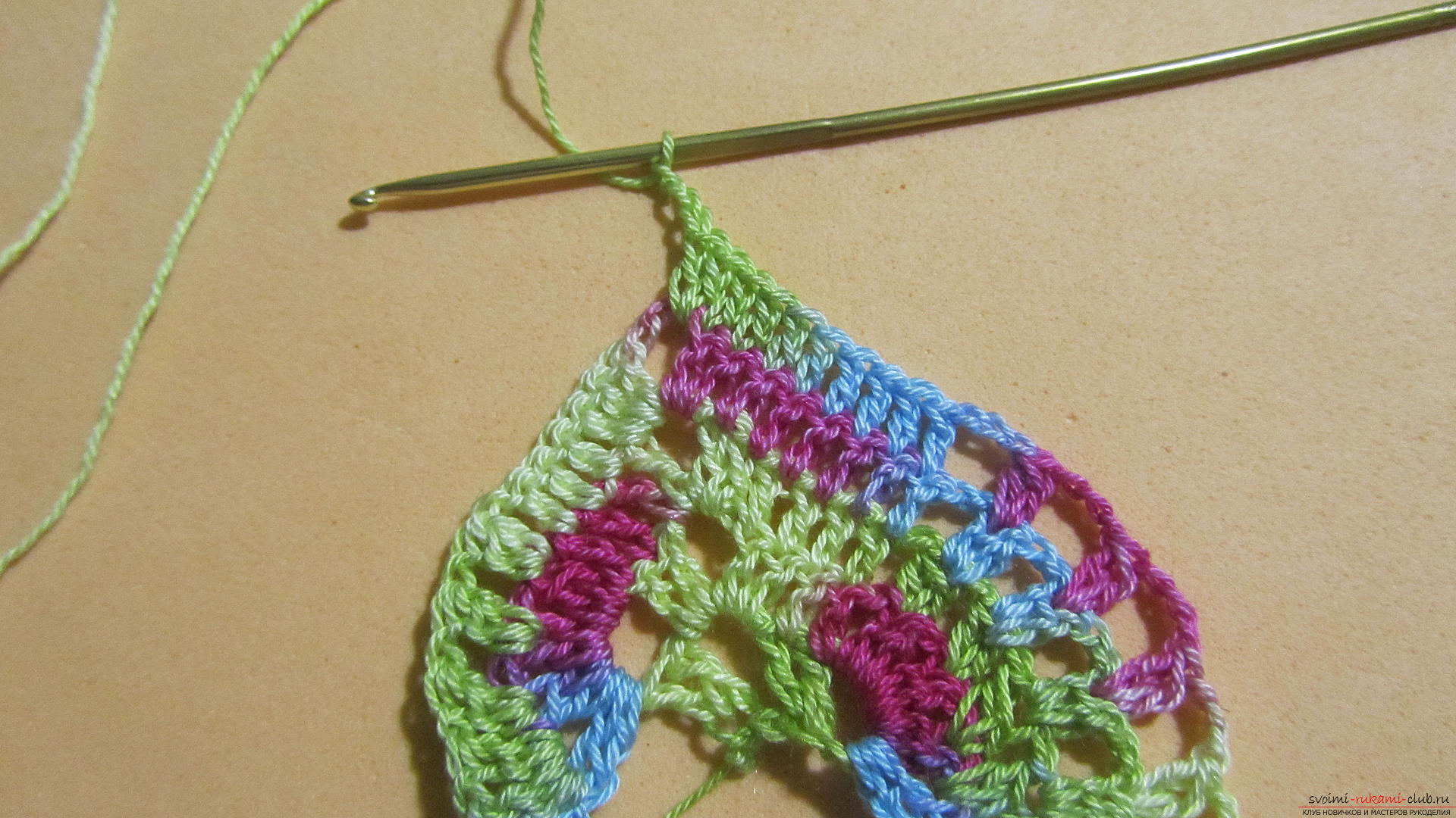 This master class with a pattern and description of crochet will teach you how to knit lace with hearts .. Photo # 28
