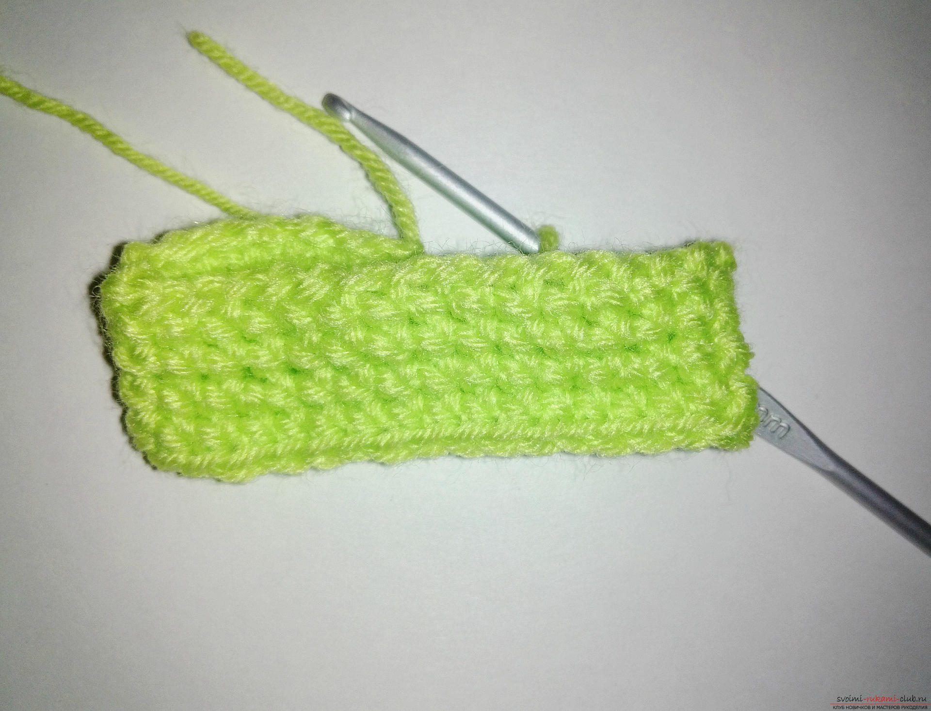 A master class with a photo and a description of the process will teach how to tie fishnet mitts crochet. Picture №3