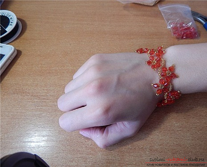 Bracelet made of beads. Photo Number 11