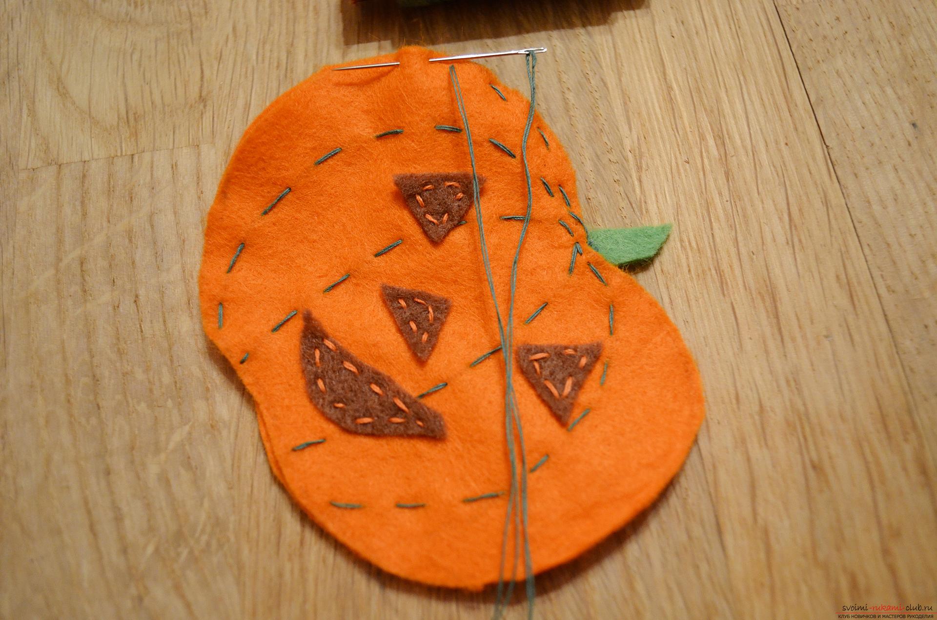 Photos for a lesson on making a pumpkin of felt on Halloween. Photo Number 9