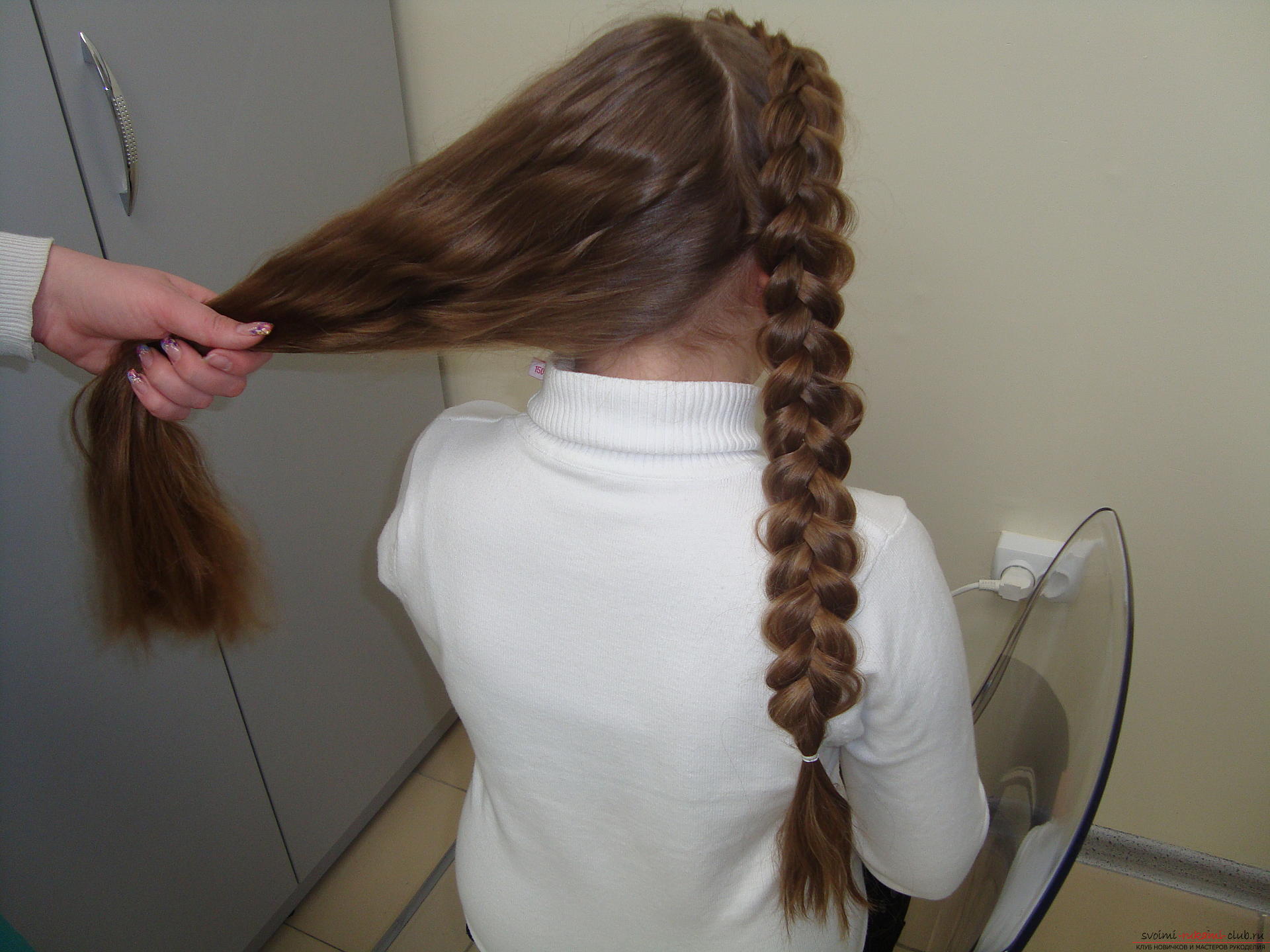 Photo to the lesson on the weaving of French braids. Photo Number 9