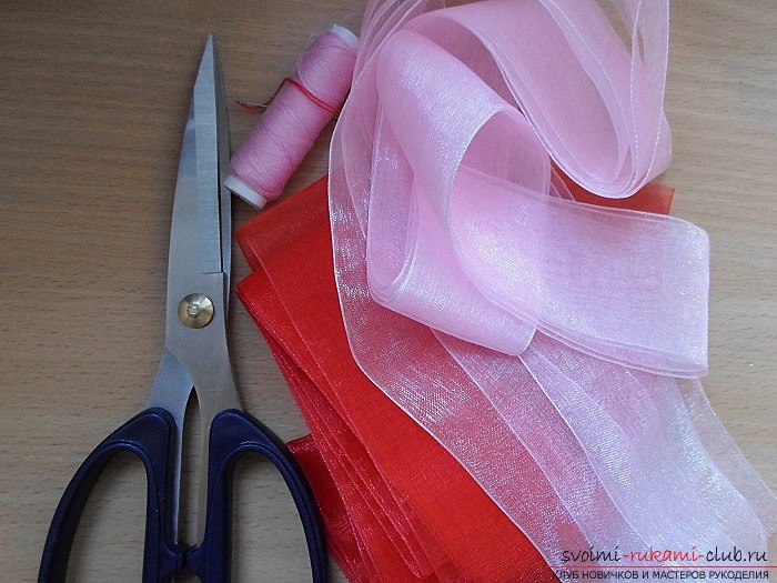 As a beautiful organza material you can create a very delicate and original rose. Photo №1