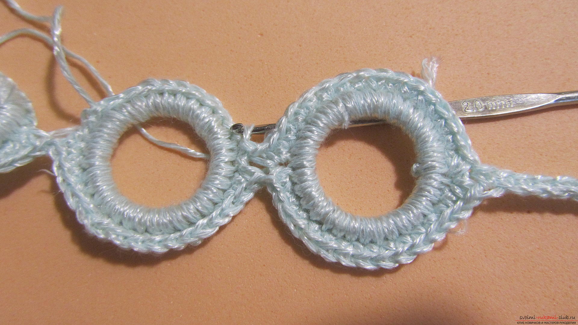 Denne mesterklasse vil lære dig at lave smykker selv, en hjemmelavet halskæde kan hækles. Foto №32