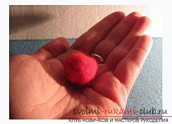 We make a ball with the help of dry felting with our own hands. Photo №4