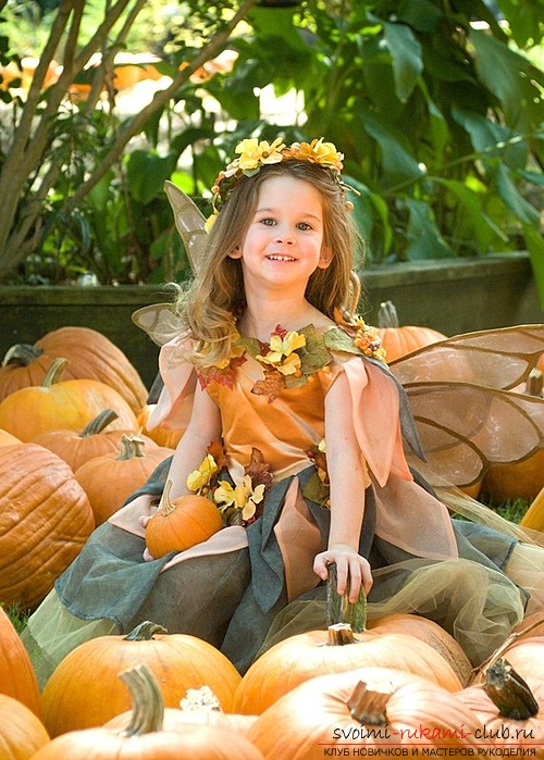 Maak een lichte, elegante jurk van bladeren met je eigen handen, voor een herfstbal. Foto №1