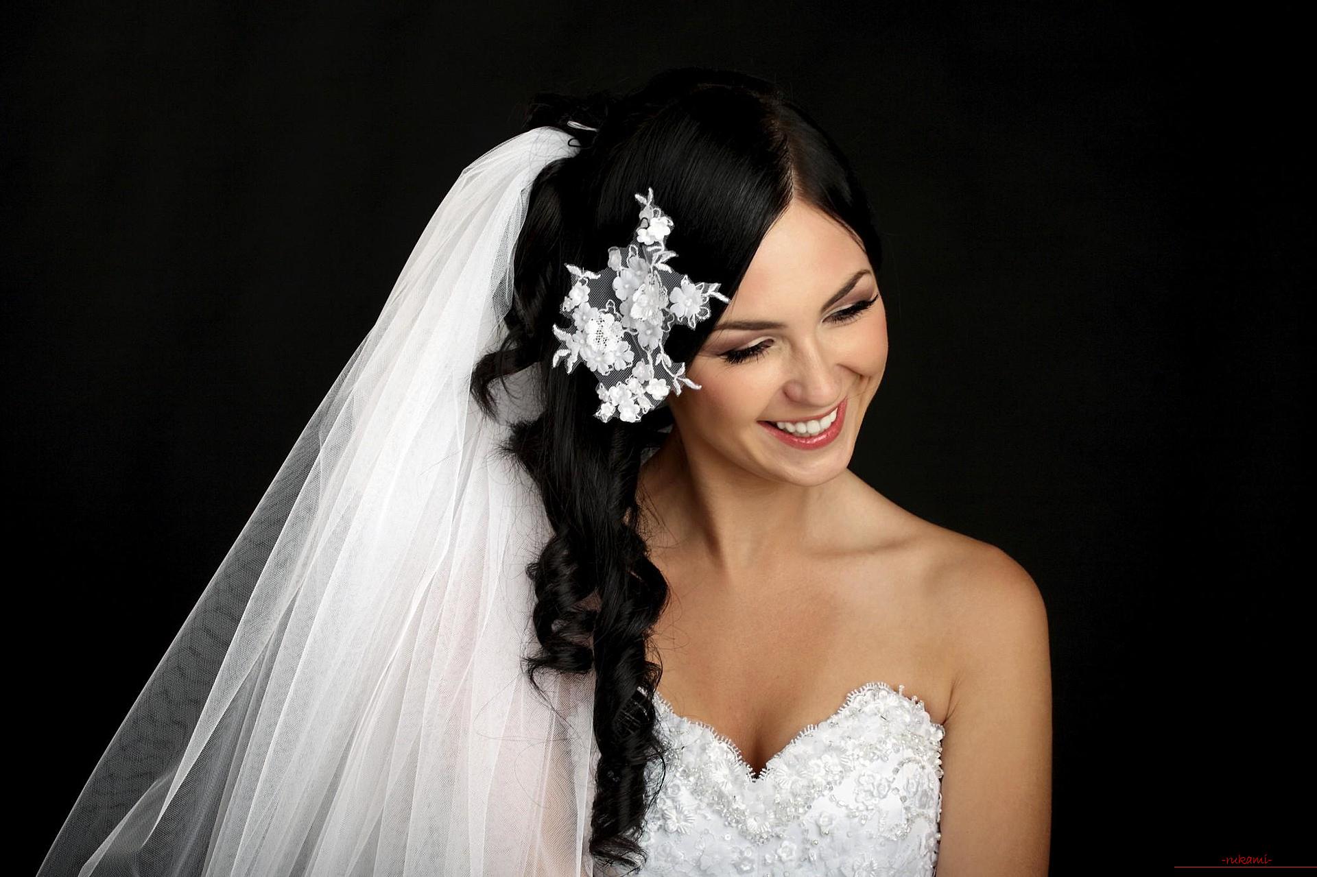 Hairstyles for the bride with a long veil. Photo №4