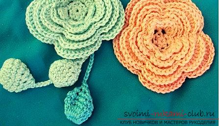 A knitting pattern for a multi-layer flower crochet for children is a diagram and description. Photo №1
