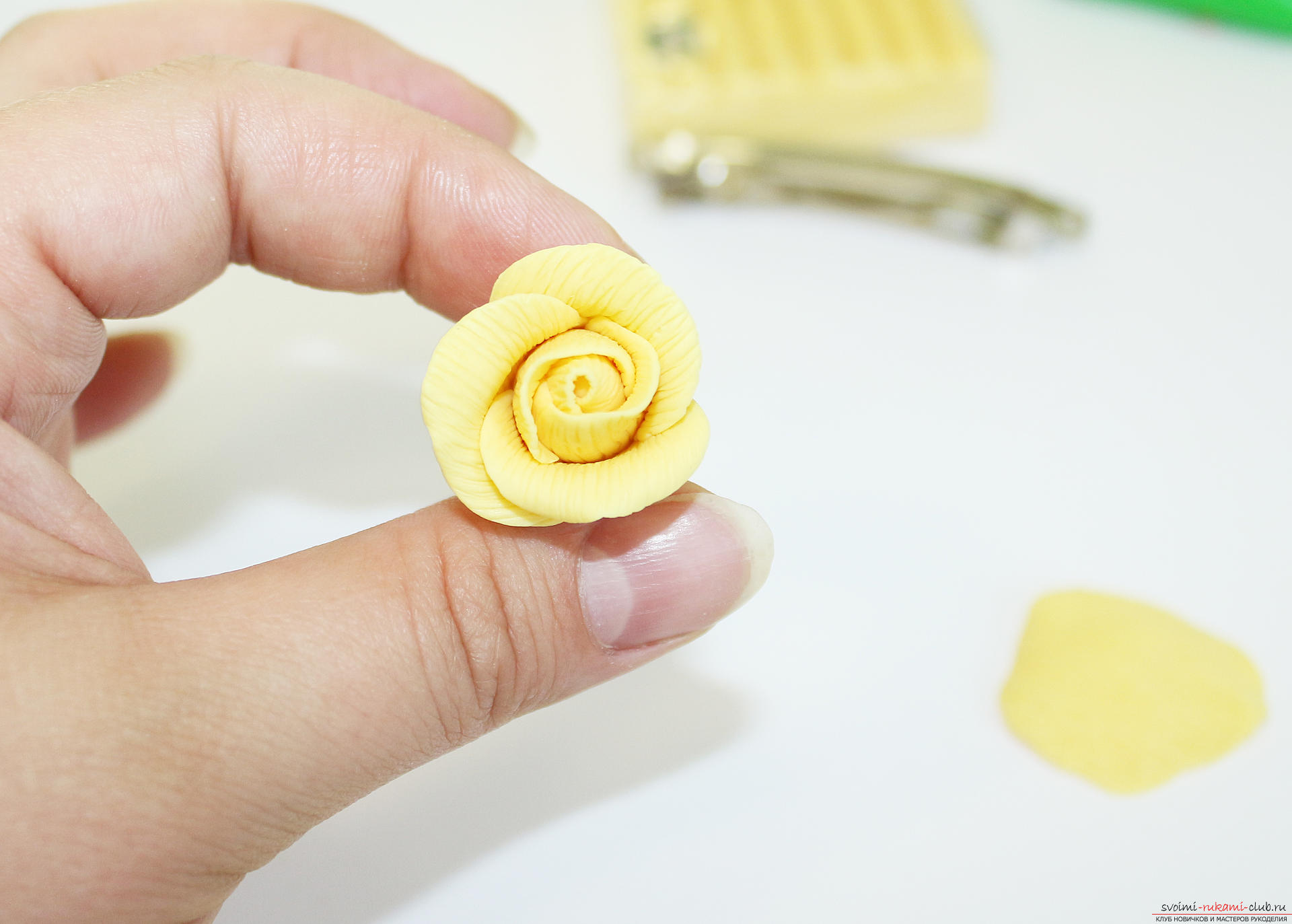 This detailed master class with a photo and description will teach you how to make your own flowers from polymer clay for a hair clip .. Photo №14