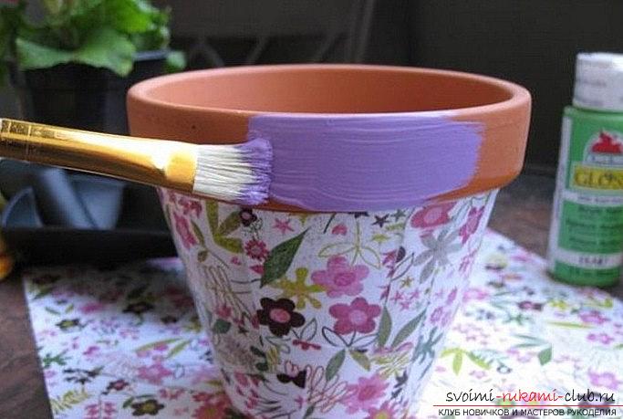 Decoupage pot for flowers with their own hands, decoupage of flower pots, master class. Photo №4