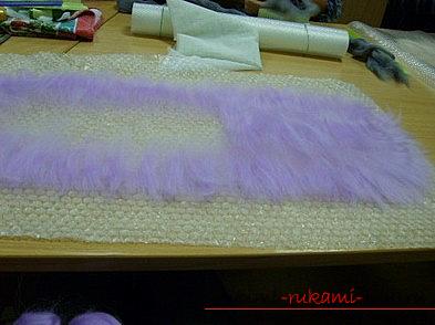 The technique of creating a scarf with felting out of wool is wet felting for beginners. Photo №4