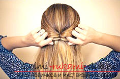 Hairstyles for every day, hairstyles for medium hair, how to perform a bow of hair on half-blown hair .. Picture №3