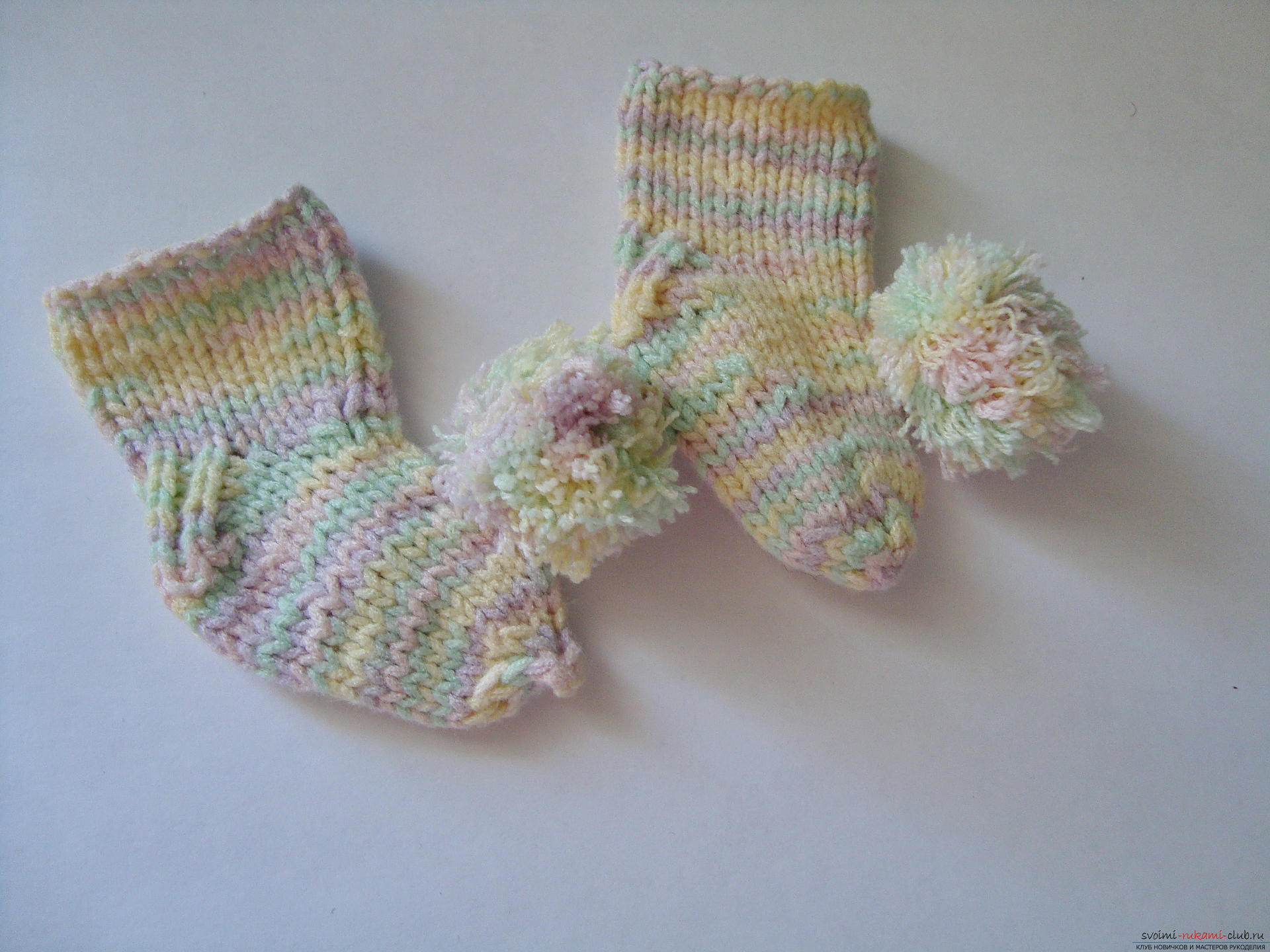 Knitted socks knitted on toothpicks - step by step instruction. Photo №1