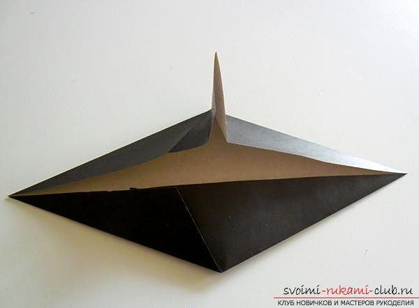 Wie man eine Krähe in Origami Technik macht. Foto №6