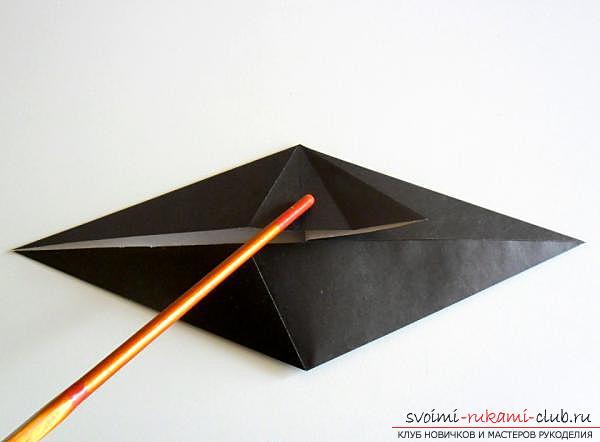 How to make a crow in origami technique. Photo №7