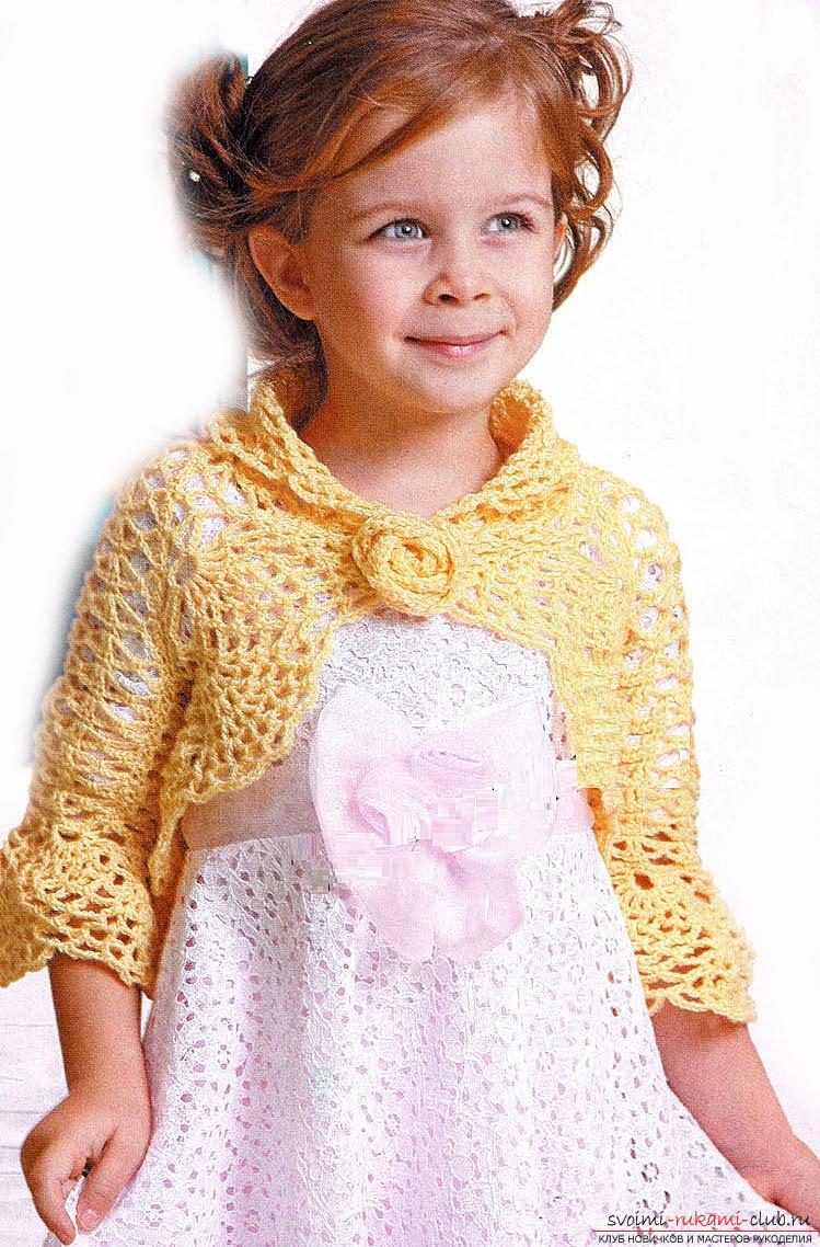How to tie an openwork bolero for a 4-5 year old girl with a crocheted pattern 