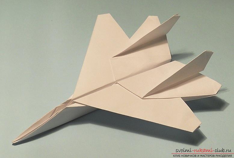 Origami, a paper airplane. Photo №5