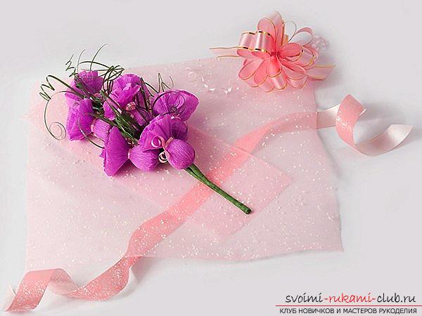 How to make an original gift by March 8, step-by-step photos and a description of creating bouquets of flowers from sweets. Picture №10
