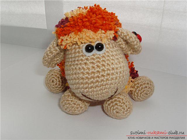 Tie the lamb amigurumi with your own hands using the hook: step-by-step description and photo. Photo number 15