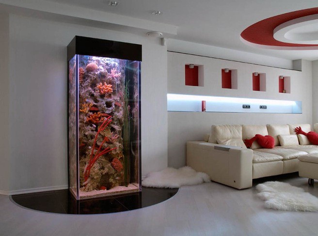 Външен аквариум в хола