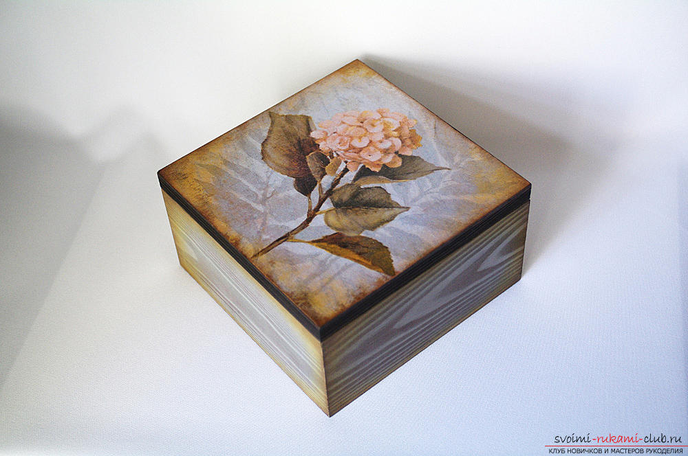 The aging effect for the casket is a vintage decoupage by one's own hands. Photo №5