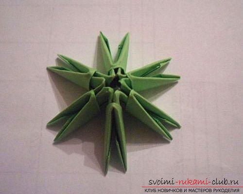 Hoe maak je een souvenir met Pasen-thema's in de techniek van modulaire origami, stapsgewijze foto's en een beschrijving van de creatie van het paasei. Afbeelding №3