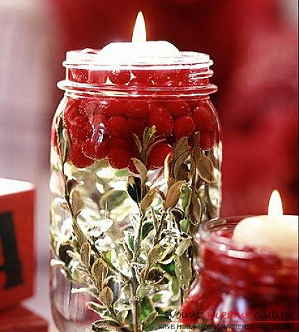 Creation of bright and unusual central compositions for the New Year's table, how to make a decorative jar with a candle, creating a central composition with candles and a coniferous wreath .. Photo №9