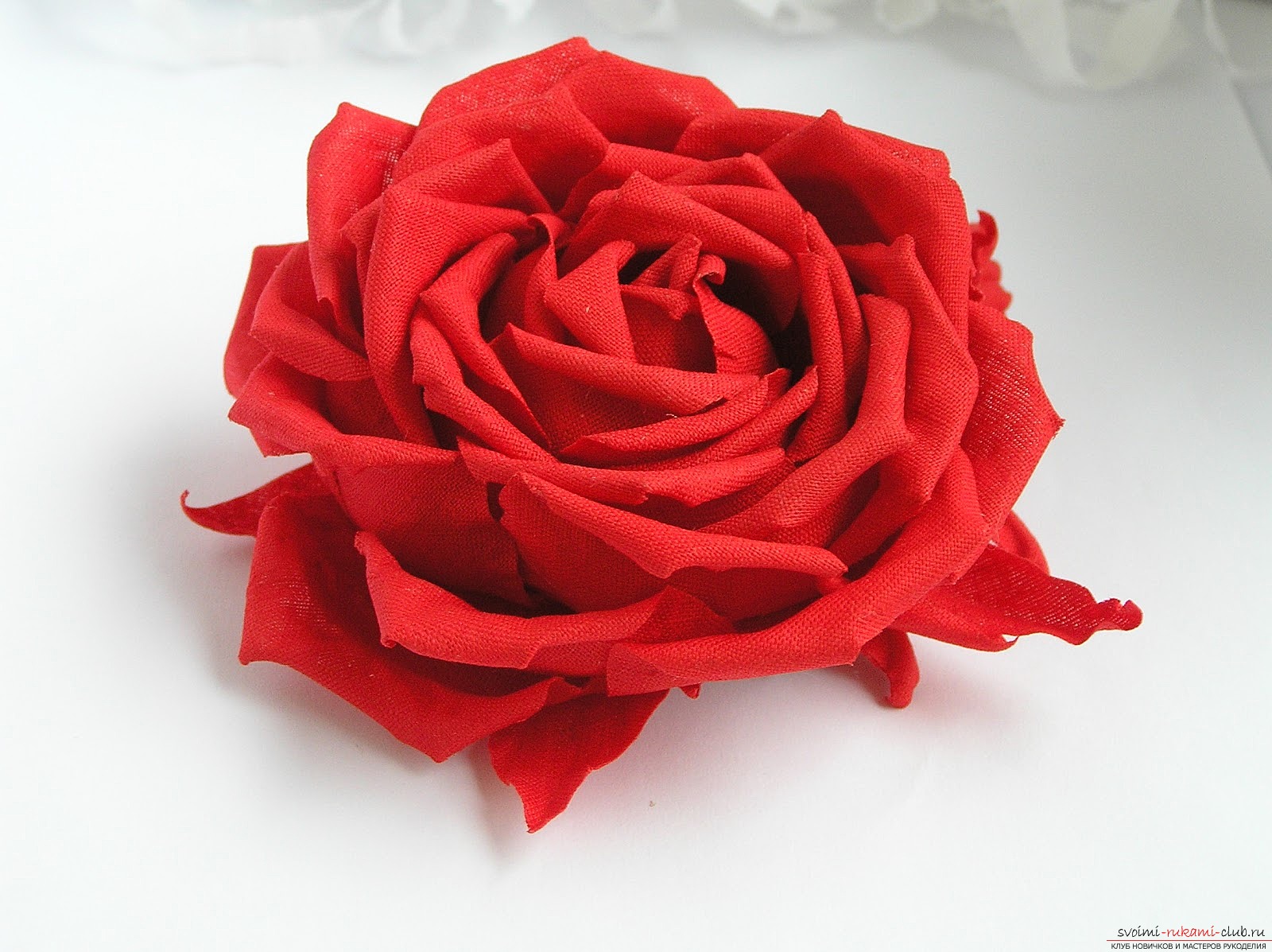 How to create a lush and bright flower of cloth with your own hands. Photo №1