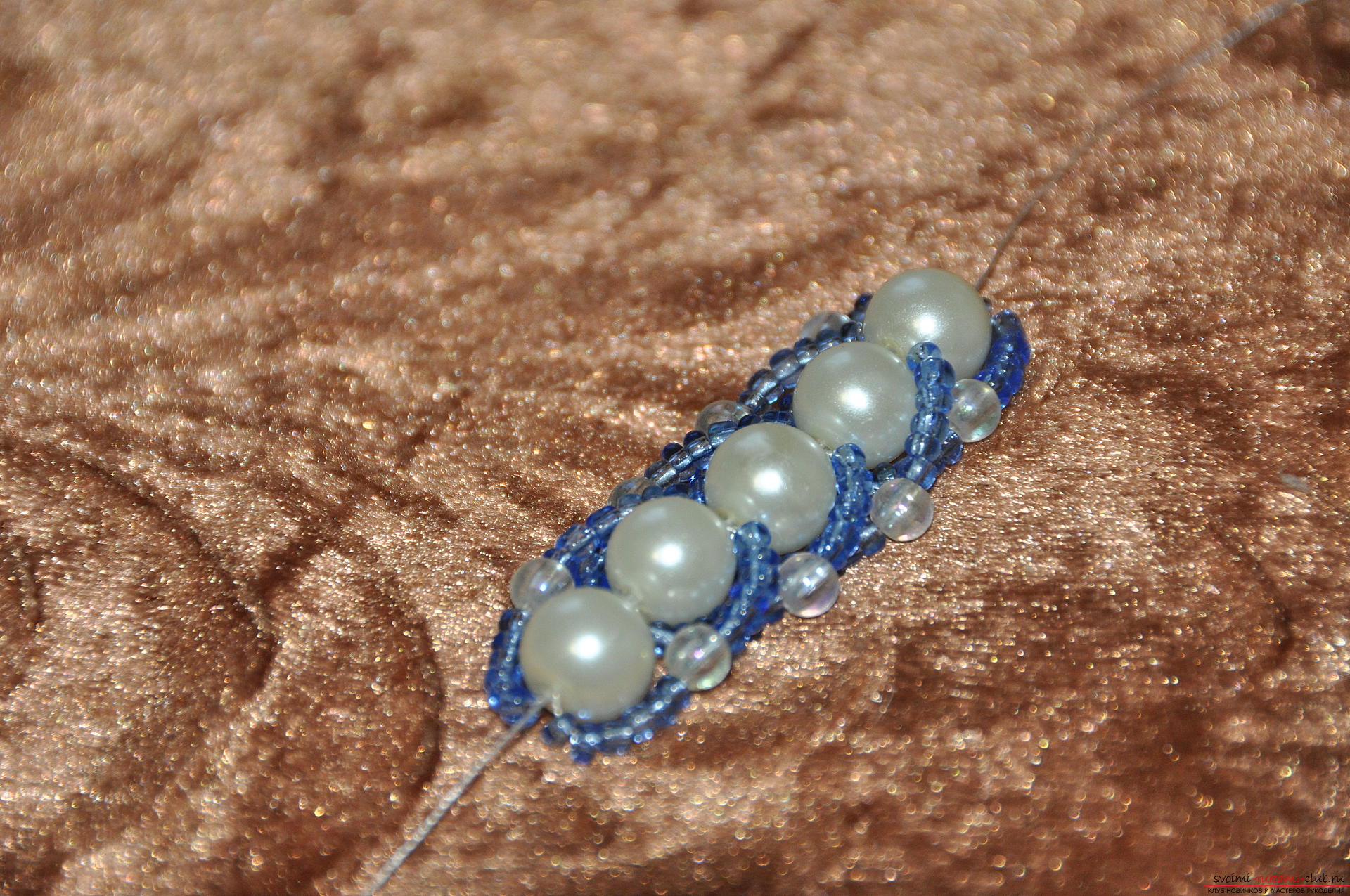 Denne master klasse med trin-for-trin foto og skema vil lære at væve armbånd fra perler .. Foto №16
