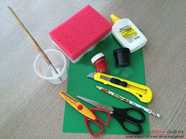 How to make a gift by March 8 with your own hands - a ladybug from a foam sponge. Picture №3