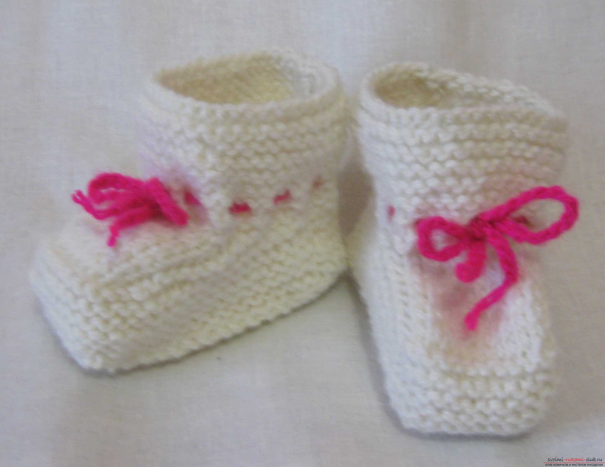 We knit baby booties with knitting needles. Boots for newborns with their own hands for beginner needlewomen. Photo # 2