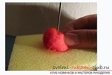 We make a ball with the help of dry felting with our own hands. Picture №3