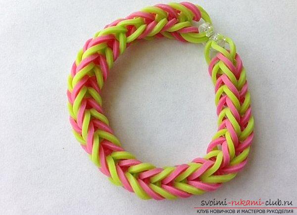 Leren armband Franse vlecht weven van gekleurd rubber met eigen handen foto. Foto №6