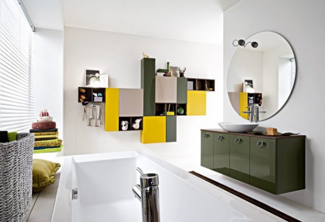 интериорен дизайн на банята на кераса в ярки цветове