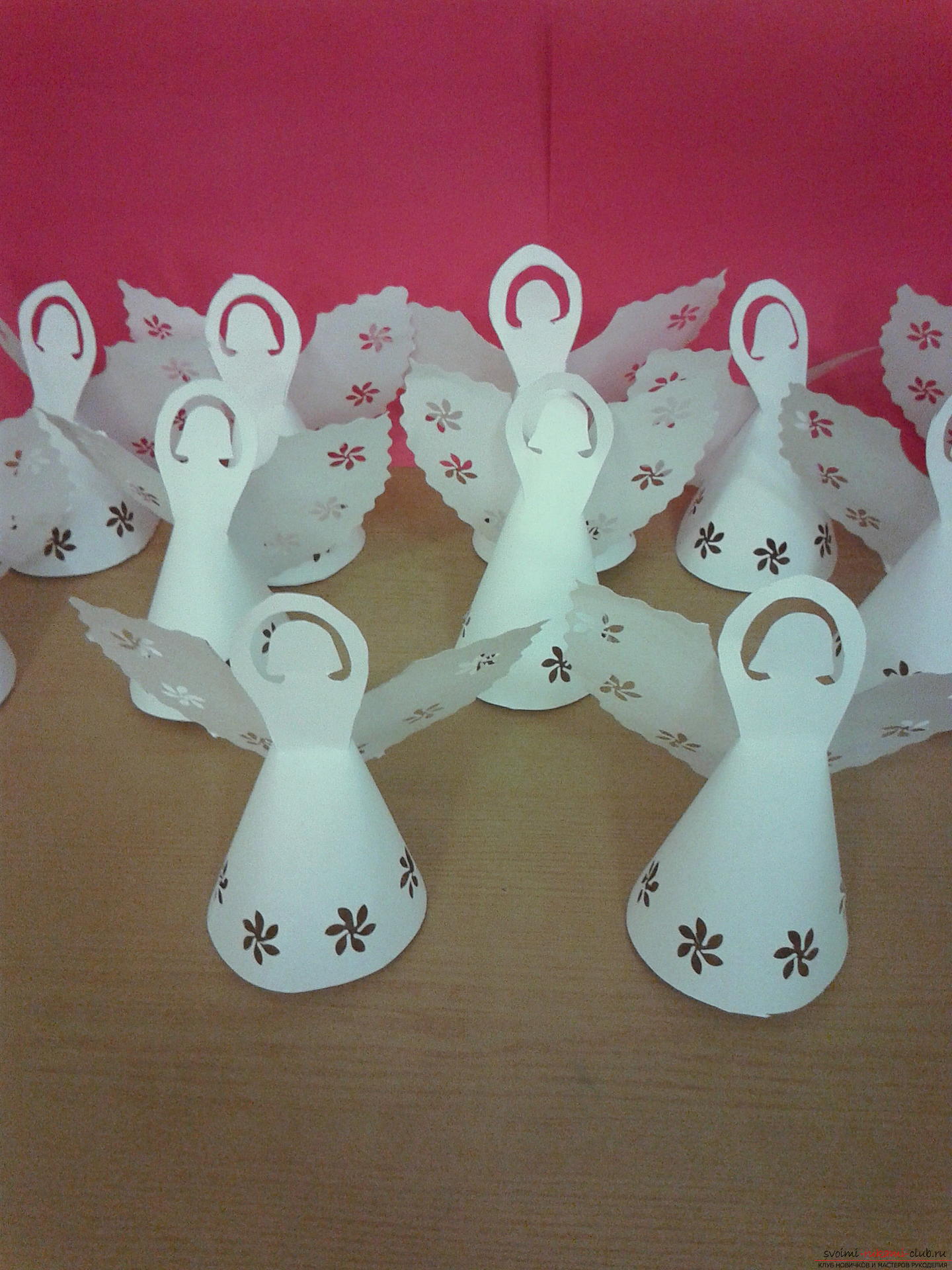 This master class describes the process of creating New Year's handicrafts. Lovely angel of paper were created as decorations on a Christmas tree .. Photo №1