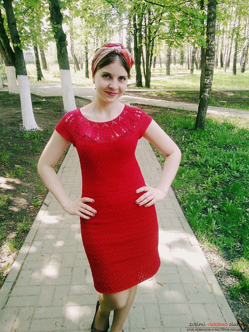 Knitted dress of cherry color. Photo №1