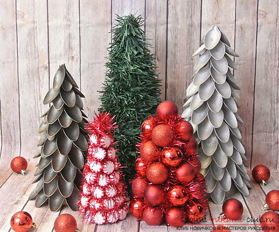 Nytårstræ med egne hænder, et juletræ af klud, hvordan man laver et juletræ med egne hænder, et juletræ af slik, mesterklasser om at lave juletræer. Foto # 5