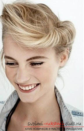 Make a beautiful everyday hairstyle with your own hands for medium-length hair. Photo №13